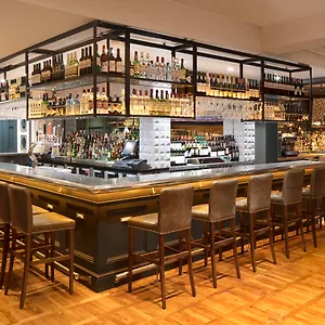 4* Отель The Address Connolly